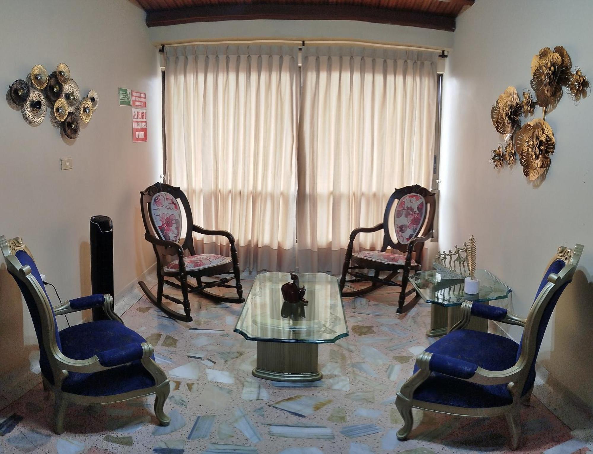 Hotel Casa Aragon Картаго Екстериор снимка