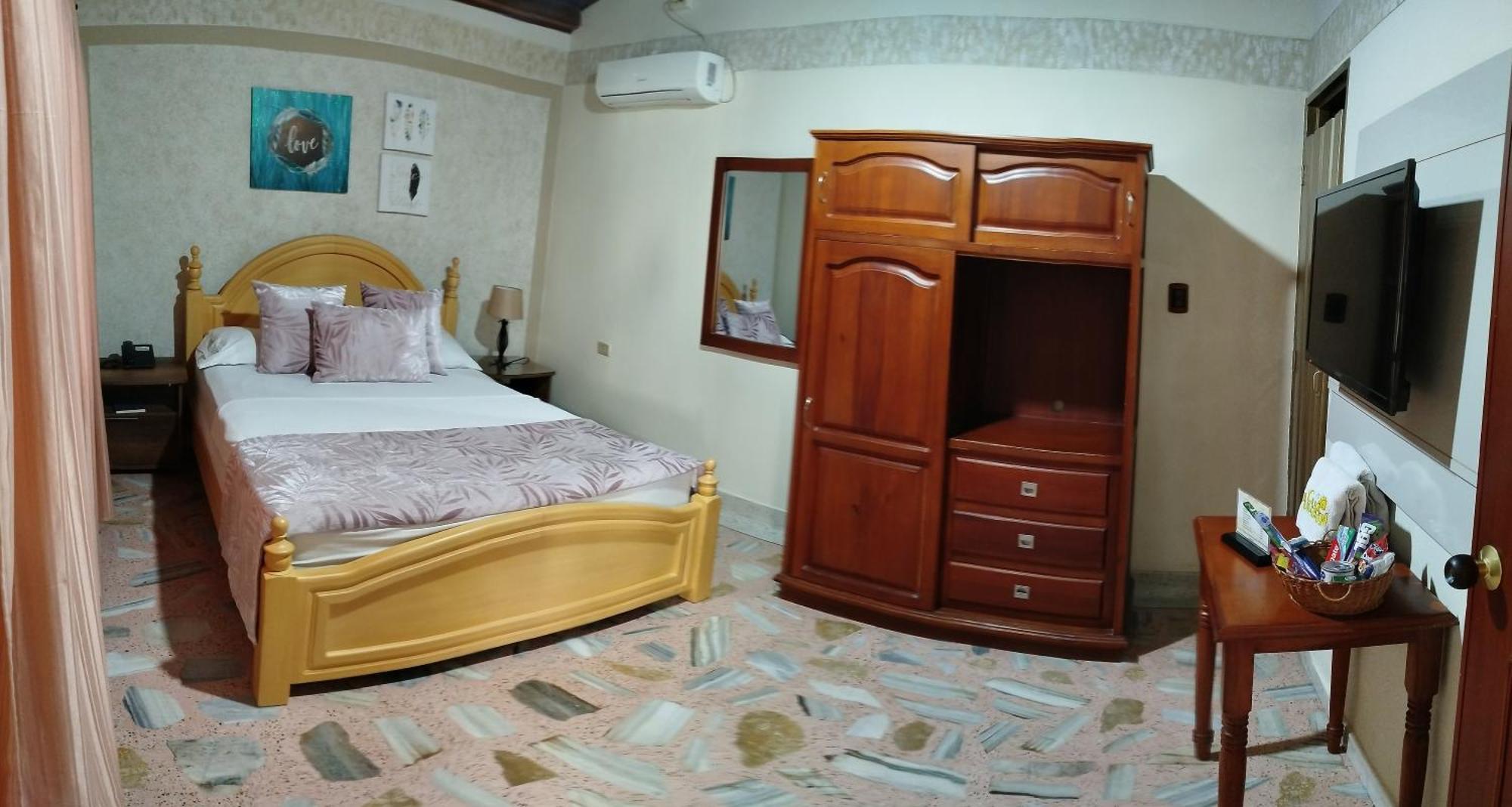 Hotel Casa Aragon Картаго Екстериор снимка