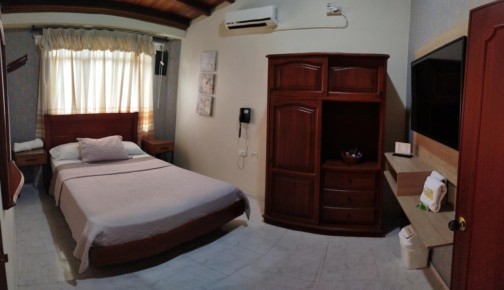 Hotel Casa Aragon Картаго Екстериор снимка